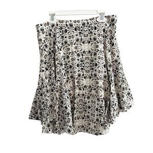 Club Monaco Printed Circle Aline Skirt White Floral Print Size 2 100% Silk